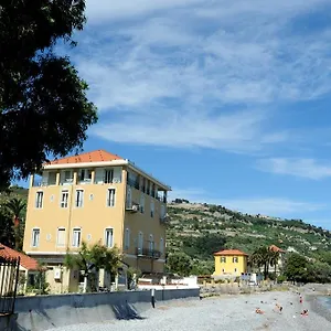 Aparthotel Holiday's Beach, Ventimiglia